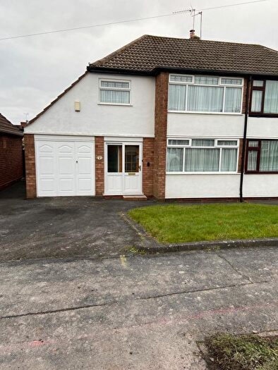 3 Bedroom Semi-detached House To Rent In Fairbourne Avenue, Rowley Regis, West Midlands, B65