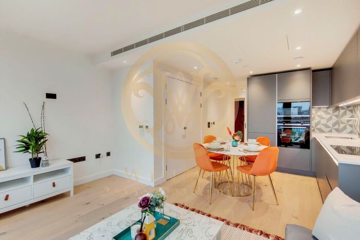 2 Bedroom Maisonette To Rent In Clarendon Court, Golden Lane, London, EC1Y