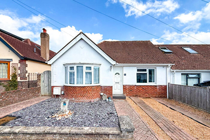 3 Bedroom Semi-Detached Bungalow For Sale In Beechers Road, Portslade, Brighton & Hove, BN41