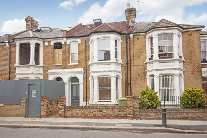 6 Bedroom Terraced House To Rent In Bloemfontein Road, London, W12
