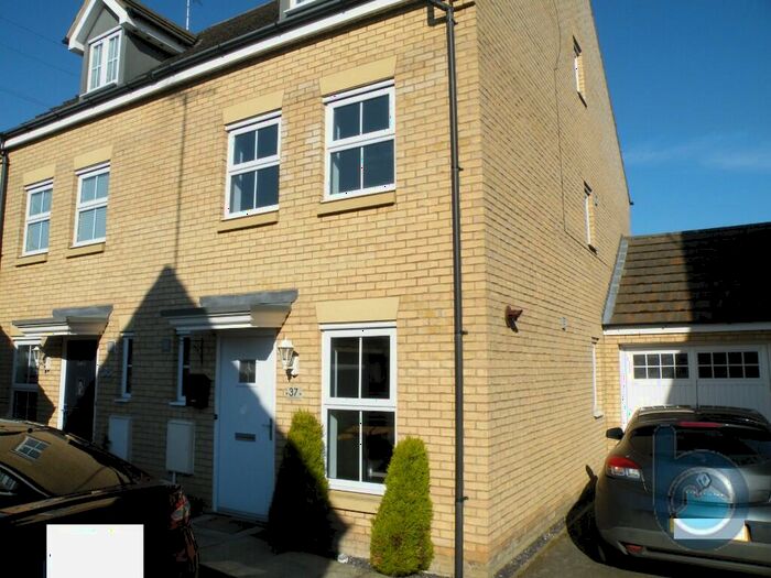 3 Bedroom Semi-Detached House To Rent In Baldwin Drive, Peterborough, Cambridgeshire, PE2