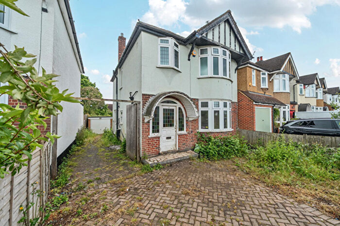 3 Bedroom Detached House For Sale In Gurney Court Road, St. Albans, AL1