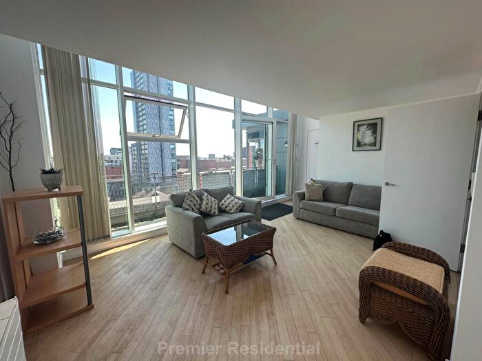 2 Bedroom Apartment To Rent In Apartment, Manchester, M1