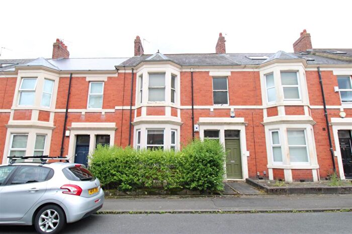 2 Bedroom Apartment To Rent In Ashleigh Grove, West Jesmond, Newcastle Upon Tyne, NE2