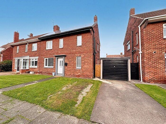 3 Bedroom Semi Detached House For Sale In Appletree Gardens, Whitley Bay, NE25