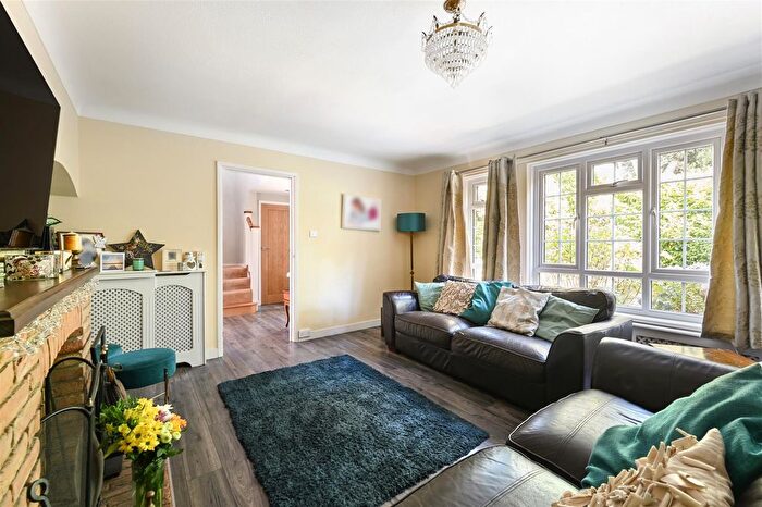 4 Bedroom Detached House For Sale In Redhill Road, Rowland's Castle, PO9