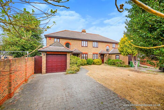 3 Bedroom Semi-Detached House To Rent In Cannon Way, Molsey, KT8