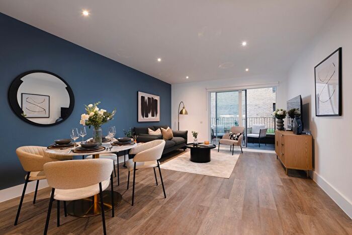 1 Bedroom Flat For Sale In Chelsea Botanica, Watermeadow Lane, SW6