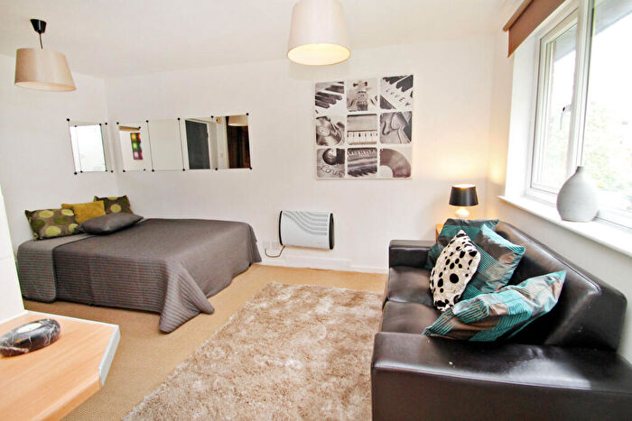 1 Bedroom Apartment To Rent In Kendal Bank, Hyde Park, Leeds, LS6