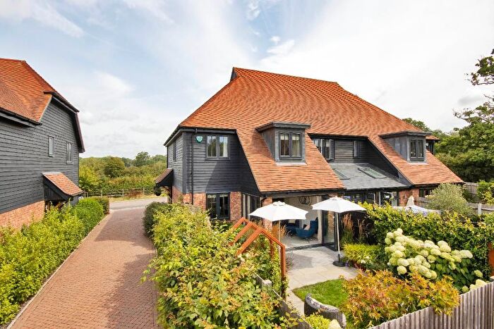 3 Bedroom End Terrace House For Sale In Fullers Way, Biddenden, Kent, TN27