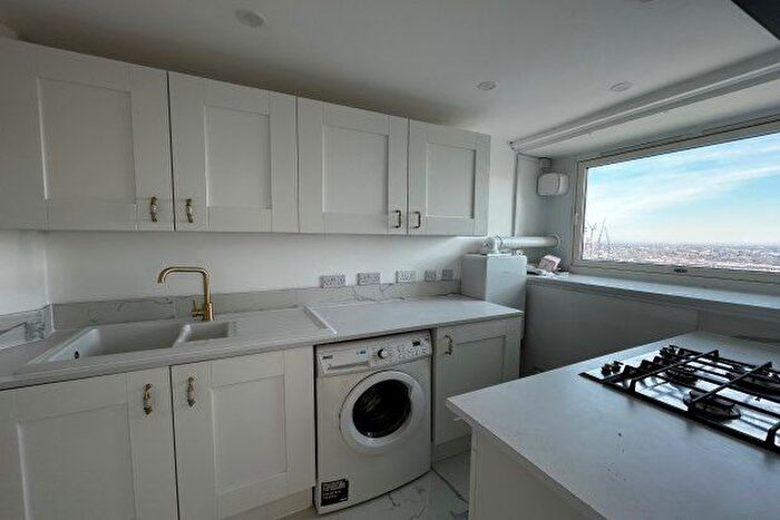 2 Bedroom Flat To Rent In Holloway Head, Birmingham, B1