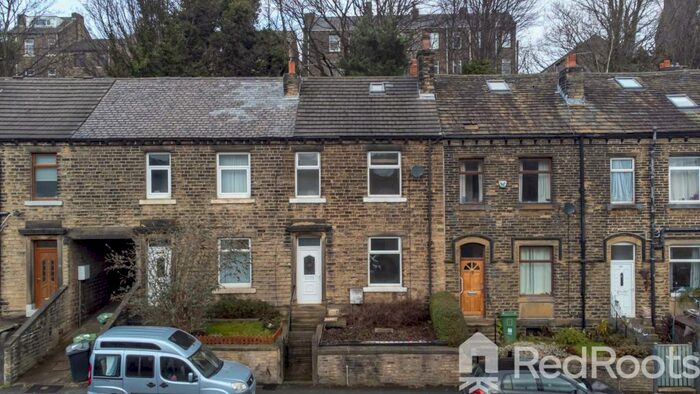 3 Bedroom Terraced House To Rent In Lowergate, Huddersfield, West Yorkshire, HD3