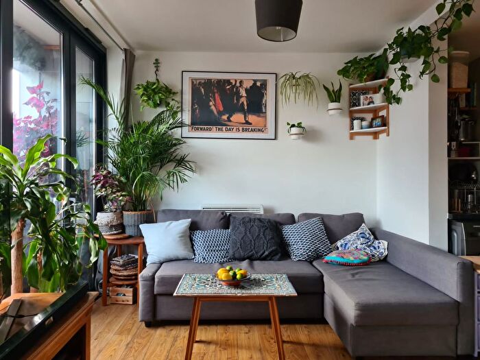 1 Bedroom Flat For Sale In Drayton Park, London, N5