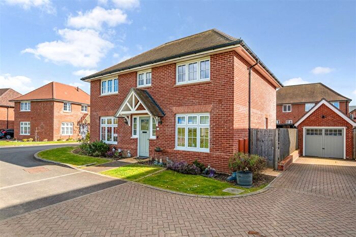 4 Bedroom Property For Sale In Nicholson Way, Waterlooville, PO7