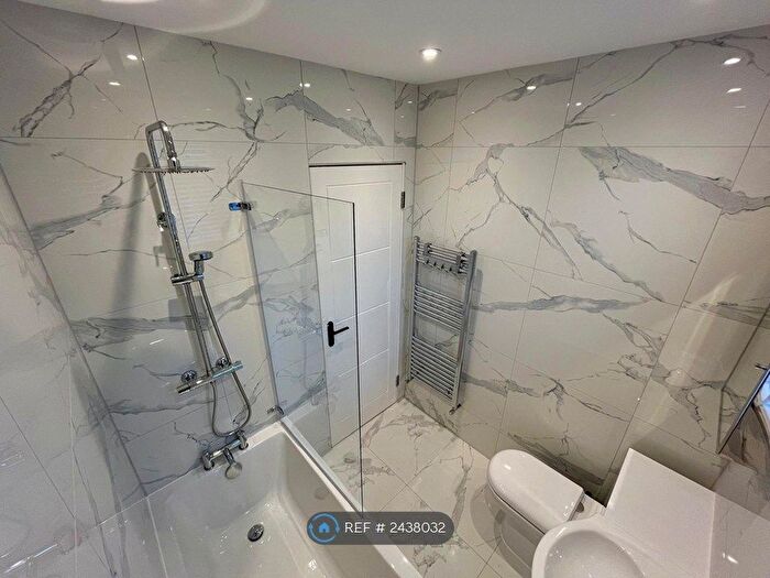 3 Bedroom Flat To Rent In Clitterhouse Road, London, NW2