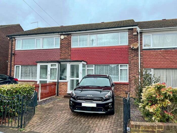 3 Bedroom Terraced House To Rent In Woodlands Road, Gillingham, ME7