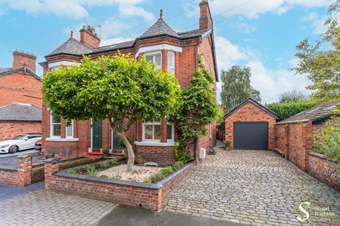 4 Bedroom Semi-Detached House For Sale In The Crescent, Northwich, CW9
