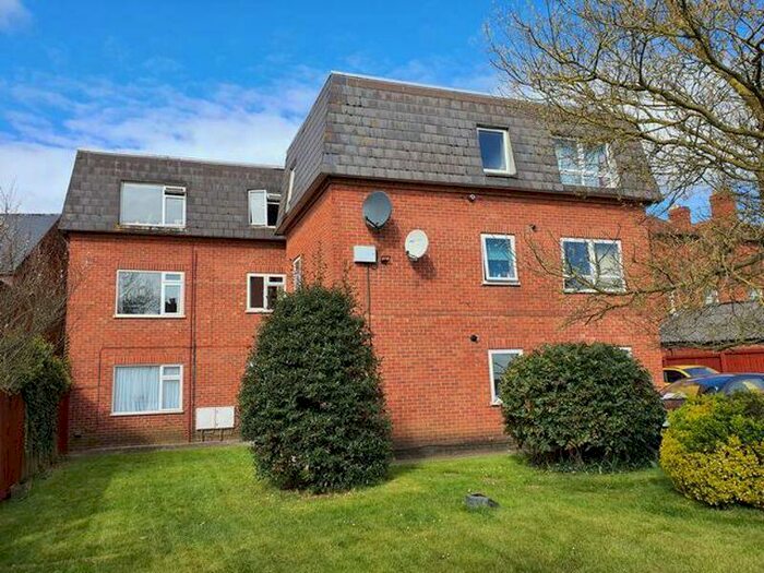 1 Bedroom Flat To Rent In Kingsholm Road, Kinghsolm, GL1