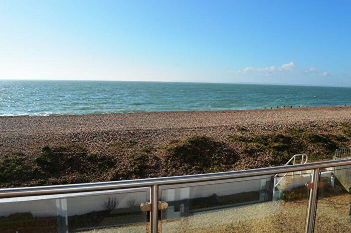 2 Bedroom Flat To Rent In Southwood Road, Hayling Island., PO11
