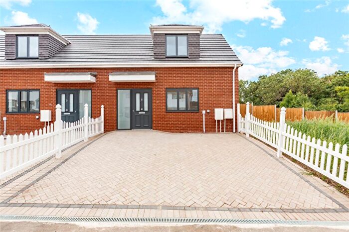 2 Bedroom End Of Terrace House For Sale In Prospect Road, Hornchurch, RM11