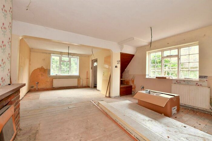 3 Bedroom Semi-Detached House For Sale In Horsham Road, Rudgwick, West Sussex, RH12