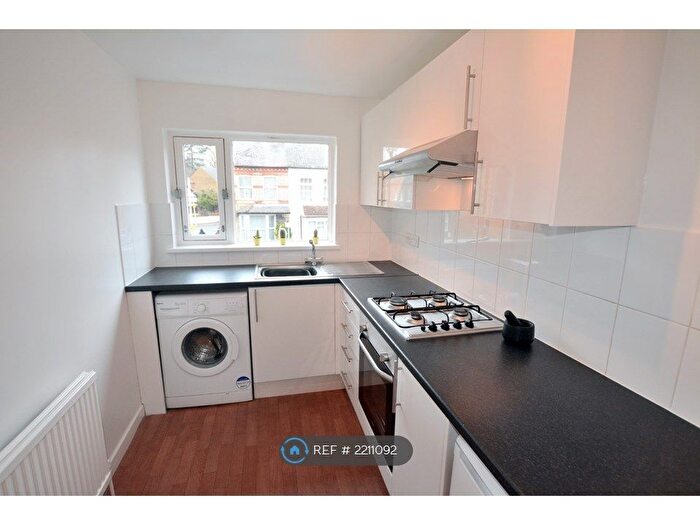 1 Bedroom Flat To Rent In Lawn Road, Uxbridge, UB8