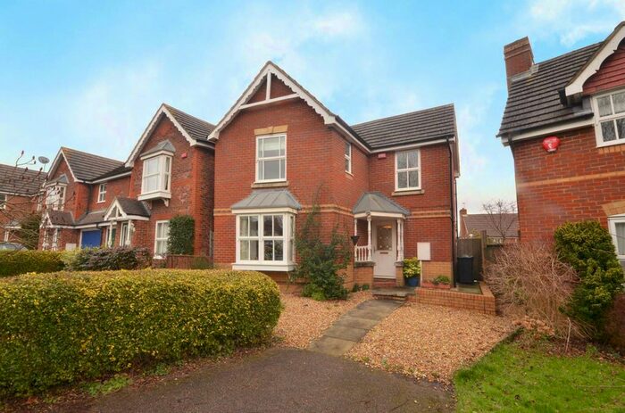 4 Bedroom Detached House To Rent In Scholars Walk, Guildford, GU2