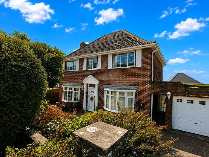 4 Bedroom Detached House For Sale In Dan Y Graig Ave, Porthcawl, CF36