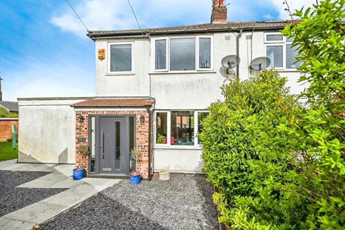 3 Bedroom Semi-Detached House For Sale In Colinmander Gardens, Ormskirk, Lancashire, L39