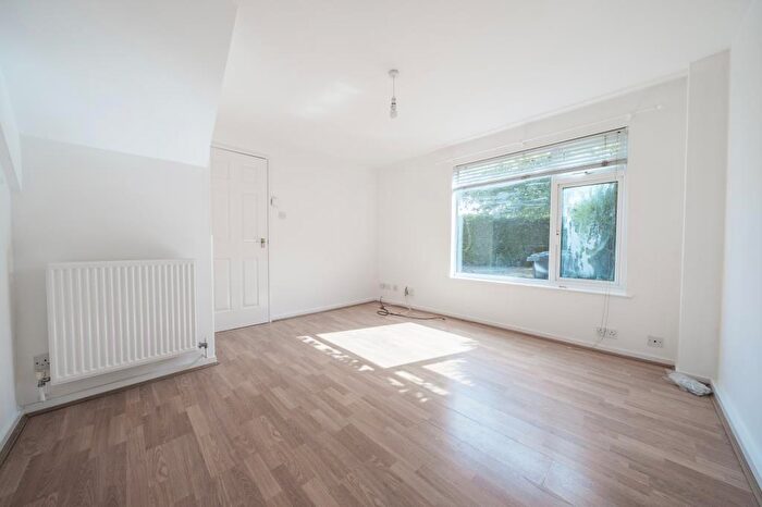 1 Bedroom Semi-Detached House To Rent In Peachcroft, Abingdon, OX14