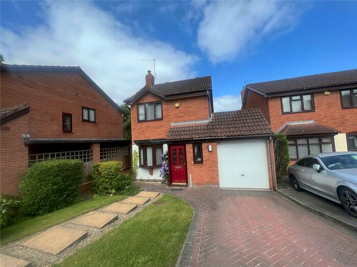 3 Bedroom Detached House To Rent In Elgar Crescent, Brierley Hill, West Midlands, DY5