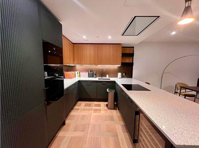 3 Bedroom Flat To Rent In Merino Gardens, Wapping, E1W