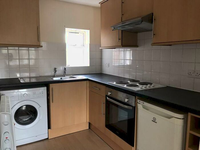 1 Bedroom Flat To Rent In Godstone, &ndash; Bedroom First Floor Flat, RH9