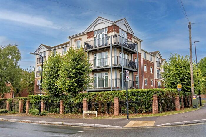 2 Bedroom Apartment For Sale In West End House, West End Road, Southampton, SO18