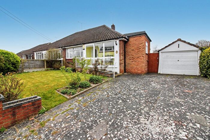 3 Bedroom Bungalow To Rent In Mountnessing Road, Billericay, CM12