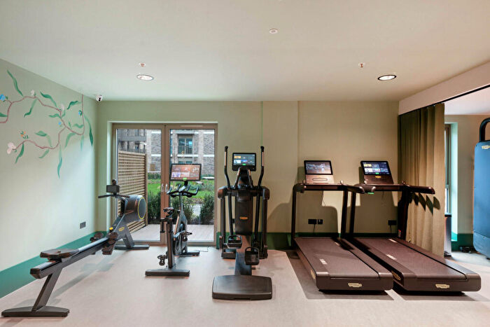 2 Bedroom Apartment To Rent In The Oakgate, KT22