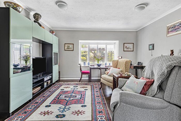 1 Bedroom Retirement Property For Sale In Bowling Court, Henley-On-Thames, RG9