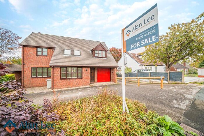 4 Bedroom Detached House For Sale In Park Mount Drive, Macclesfield, SK11