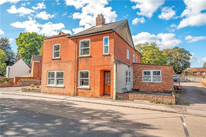 3 Bedroom Semi-Detached House For Sale In The Hundred, Romsey, Hampshire, SO51