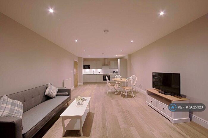 1 Bedroom Flat To Rent In B M W House, Slough, SL2