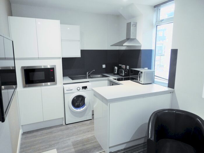 1 Bedroom Apartment To Rent In Centre Court, Paragon Street, HU1