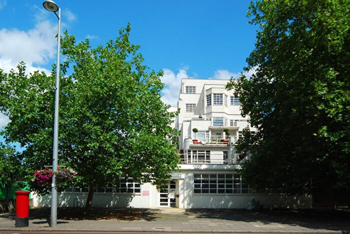 2 Bedroom Flat To Rent In Uxbridge Road, Ealing Broadway, London, W5