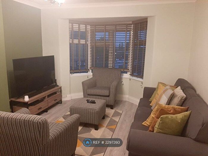 2 Bedroom Maisonette To Rent In Edgehill Road, Chislehurst, BR7