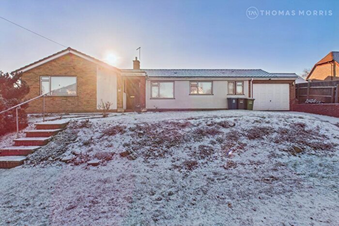 3 Bedroom Bungalow For Sale In Bushmead Road, Eaton Socon, St. Neots, Cambridgeshire, PE19