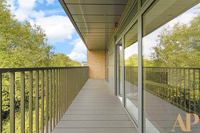 2 Bedroom Apartment To Rent In Bankside Gardens, Green Park Village, RG2