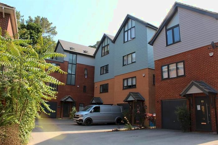 5 Bedroom Town House To Rent In Ledgard Close, Ashley Cross, Poole, BH14
