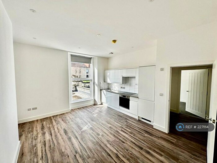 2 Bedroom Flat To Rent In Cotham Hill, Bristol, BS6