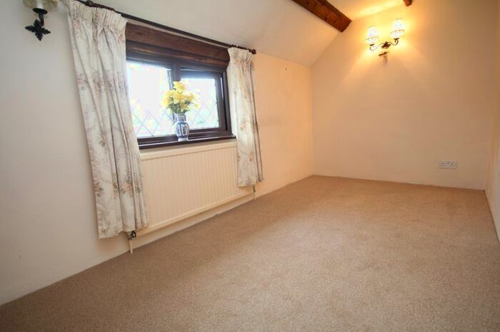 2 Bedroom Semi-Detached House For Sale In Lower Green, Leigh, Tonbridge, TN11