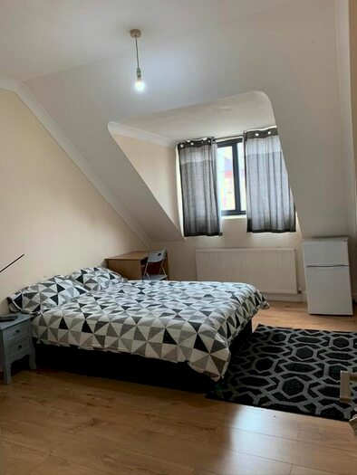 3 Bedroom Flat To Rent In Chamberlayne Road, London, NW10