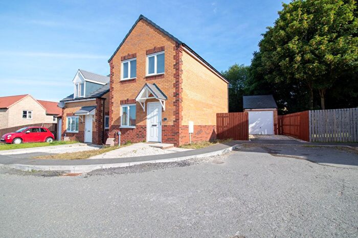 3 Bedroom Semi-Detached House To Rent In Oakwood Drive, Bolsover, S44